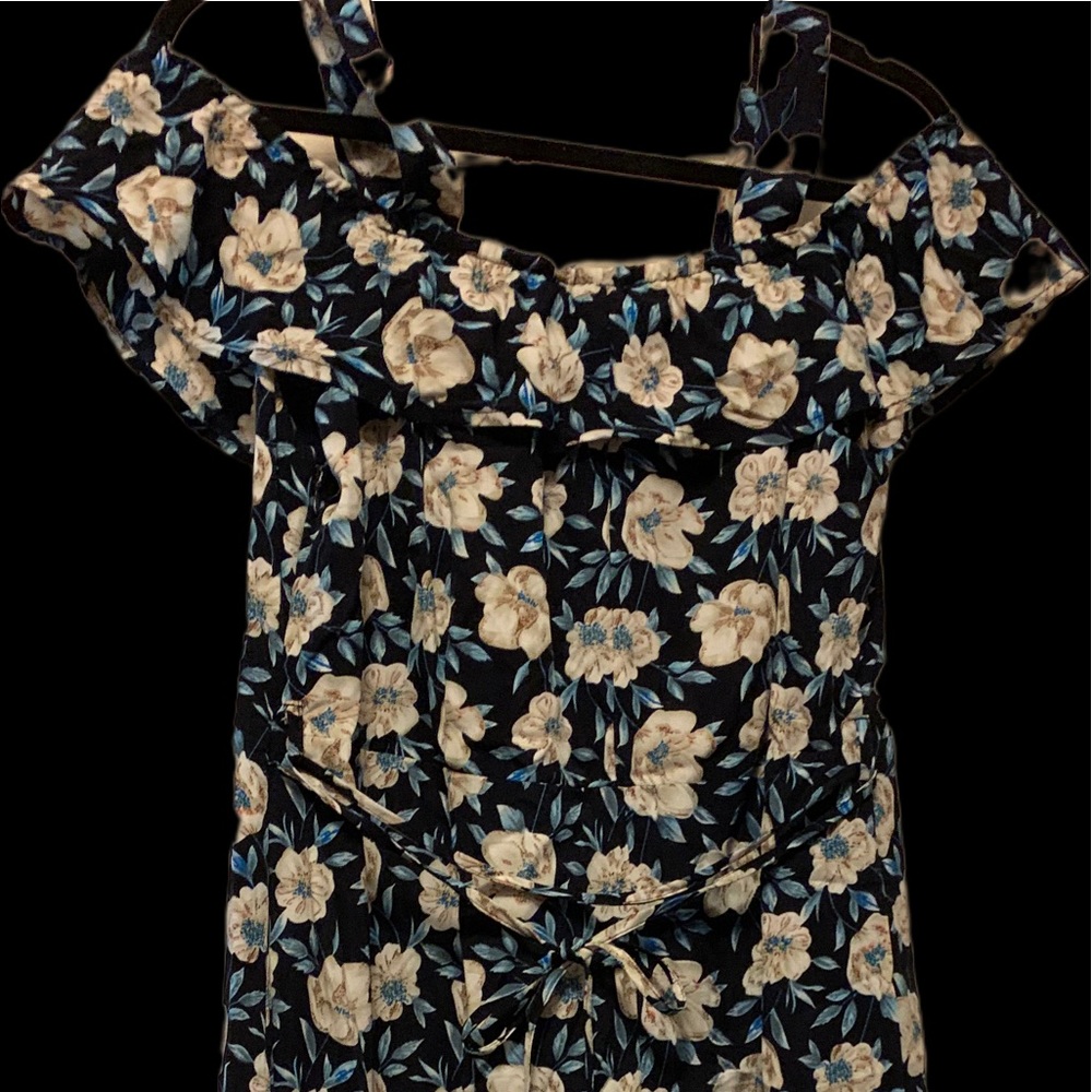 LOVE SADIE Cold Shoulder Maxie Dress